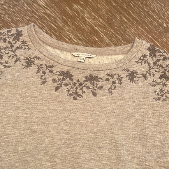 American Eagle Crew Top - Picture 3 of 5